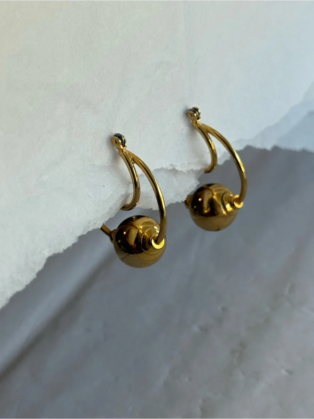 Vintage | Gold-Tone Dome Drop Earrings